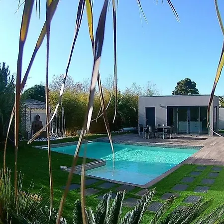 מלון Ananda Piscine Spa, Calme, Proche De La Mer. אגדה